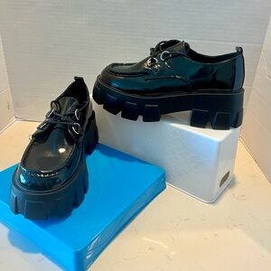 JustFab JF “Maxie” Black Patent Lug Sole Lace-Up Loafer Platform Shoes Sz 8.5